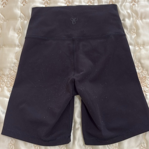 Aritzia TNA Atmosphere Hi-Rise 7" Black Bike Short athletic shorts - Picture 8 of 9